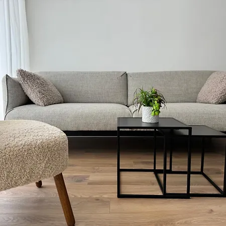 S&b Apartment Split